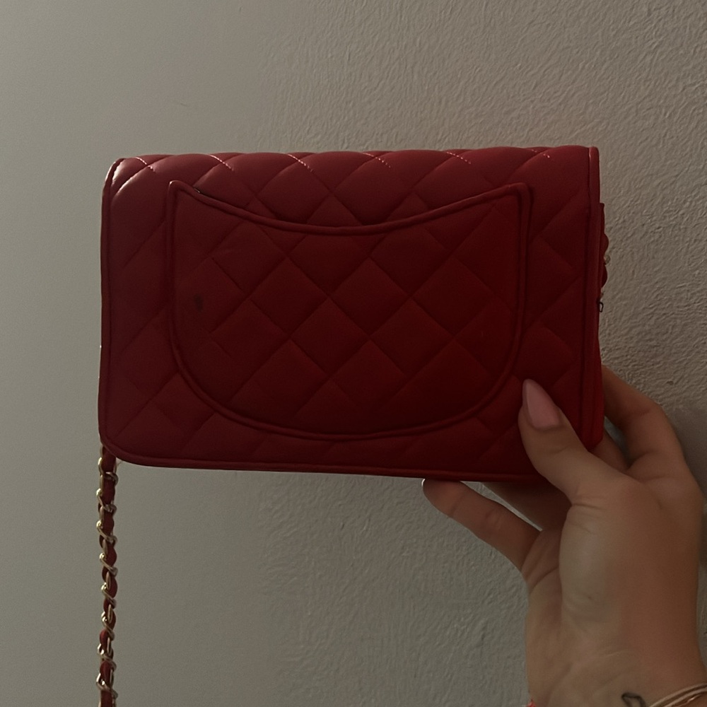 Red Quilted Chain Crossbody Bag - Picture 3 of 5